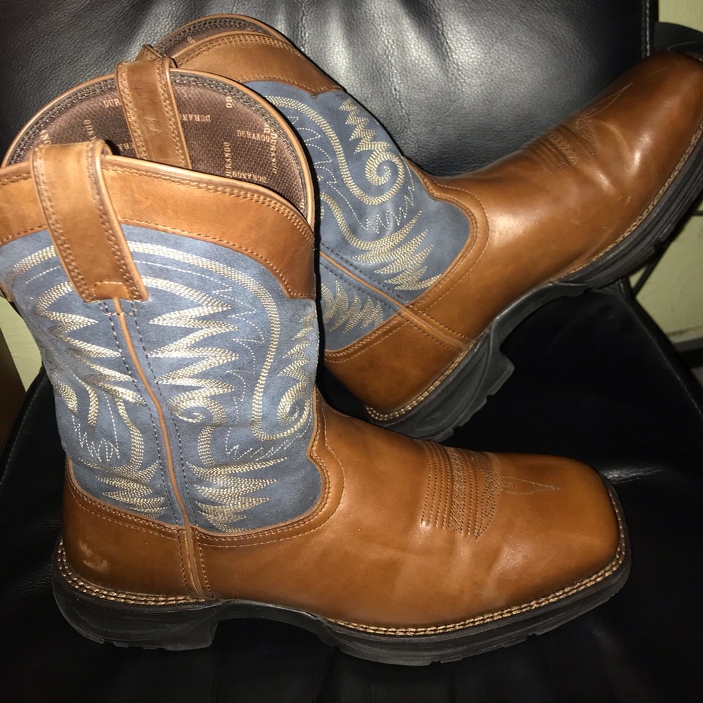 Men’s western  Durango boots.